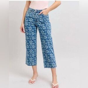 Judy blue High-Rise  Wide Leg Crop Floral Raw Hem Jeans Size 9/29